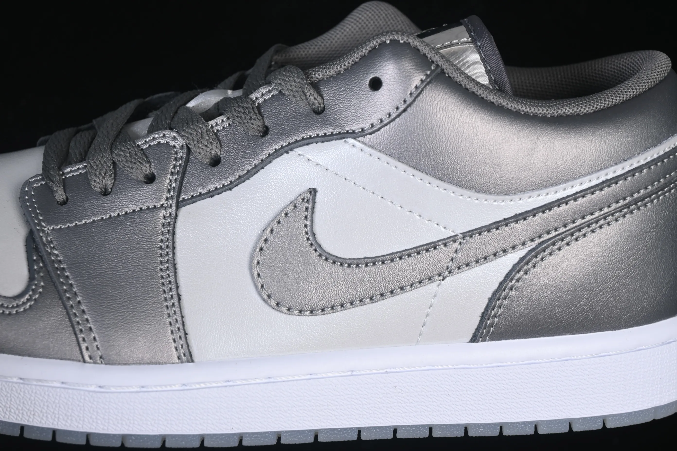 All Categories Air Jordan Jordan Series Basketball Shoes Air Jordan 1 Low Air Jordan 1 Low AJ1 Joe 1 Space Silver Retro Culture Leisure Sports Shoes HV4398-014